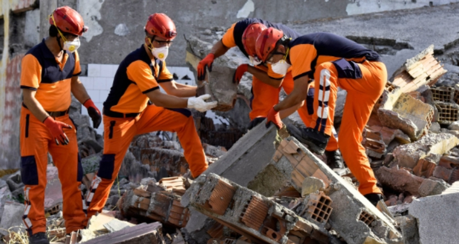 Expert demolition team